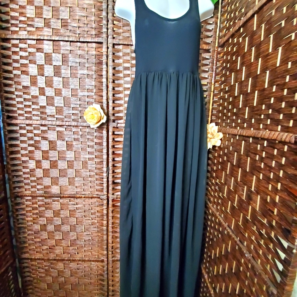Long Dress is beautiful very beautiful good V4